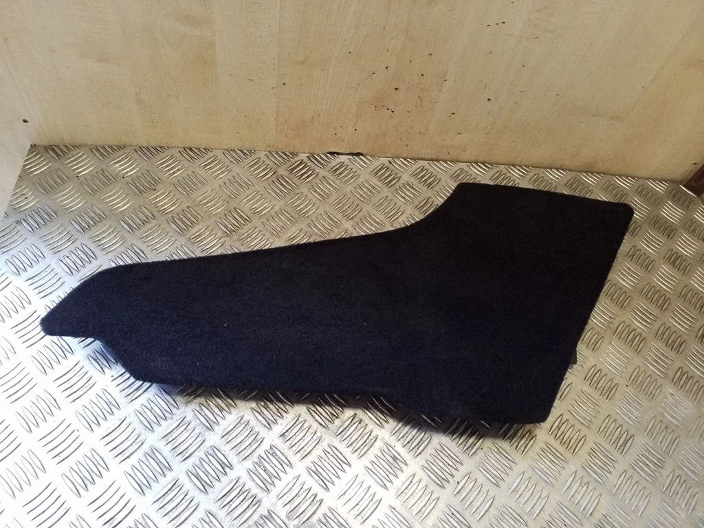 Kita centrinė konsolės (tunelio) detalė