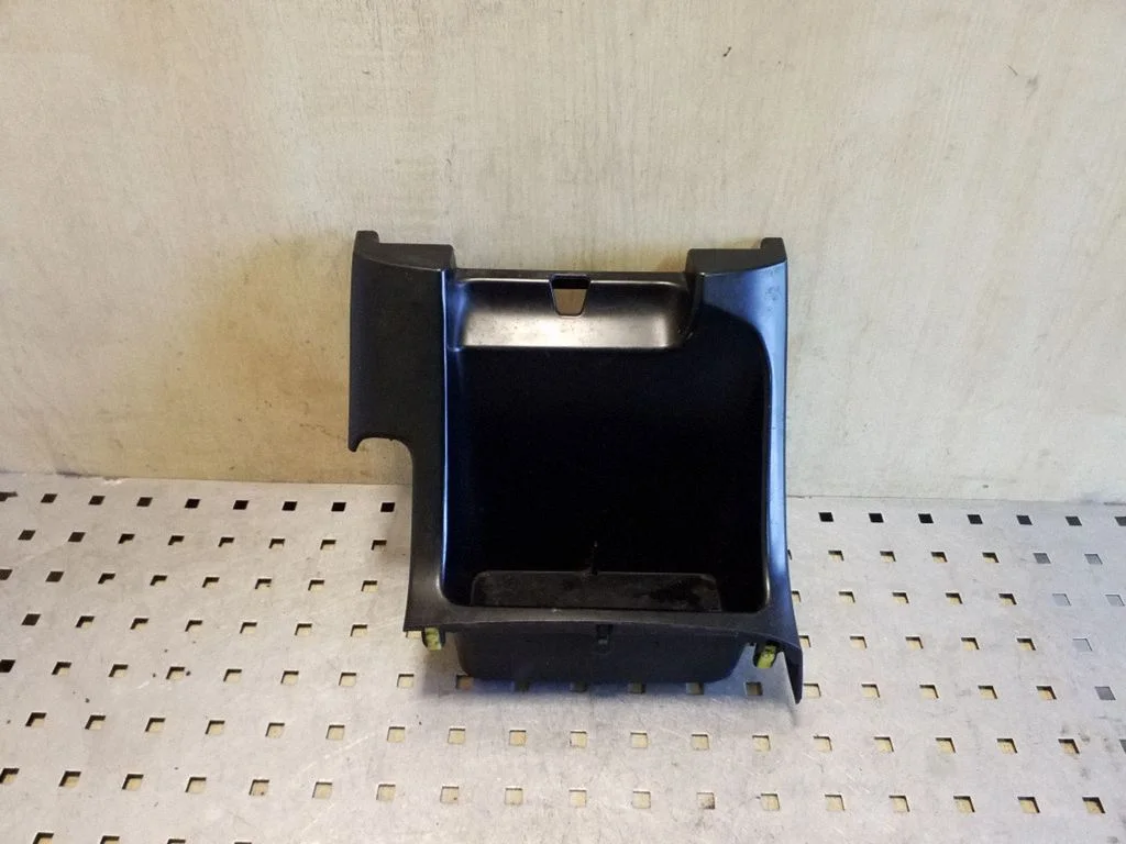 Kita centrinė konsolės (tunelio) detalė