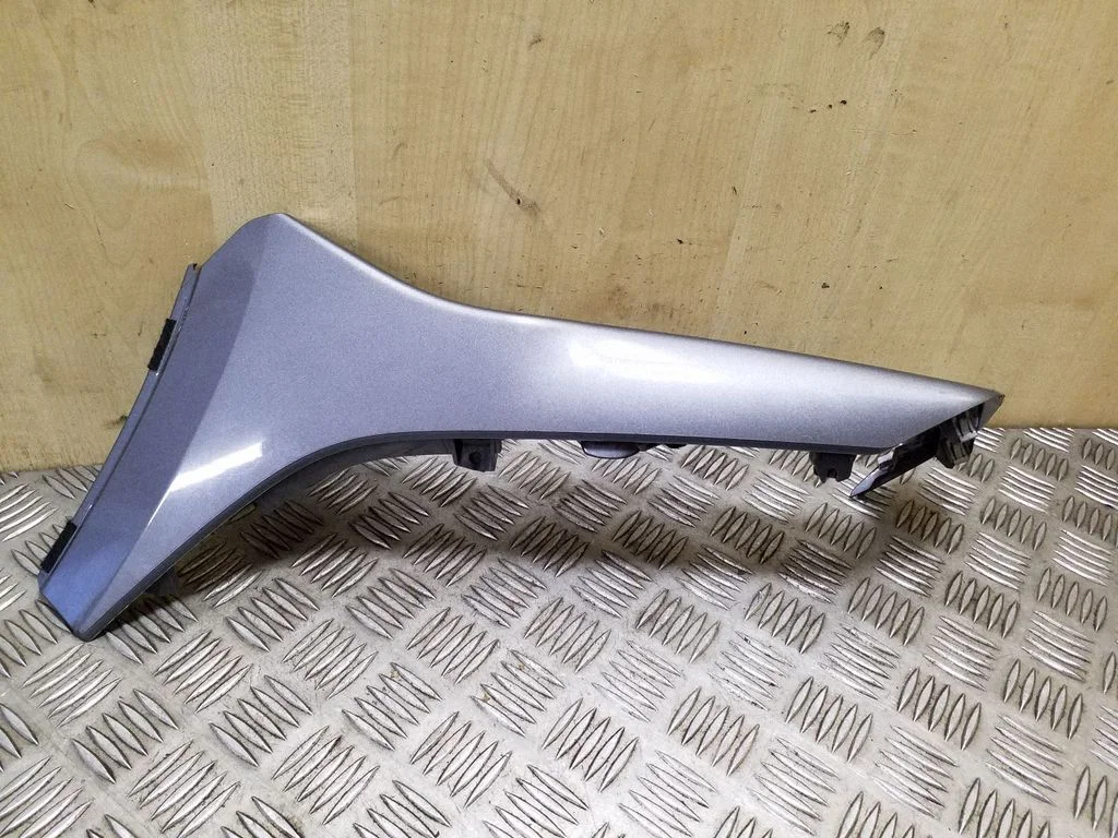 Kita centrinė konsolės (tunelio) detalė