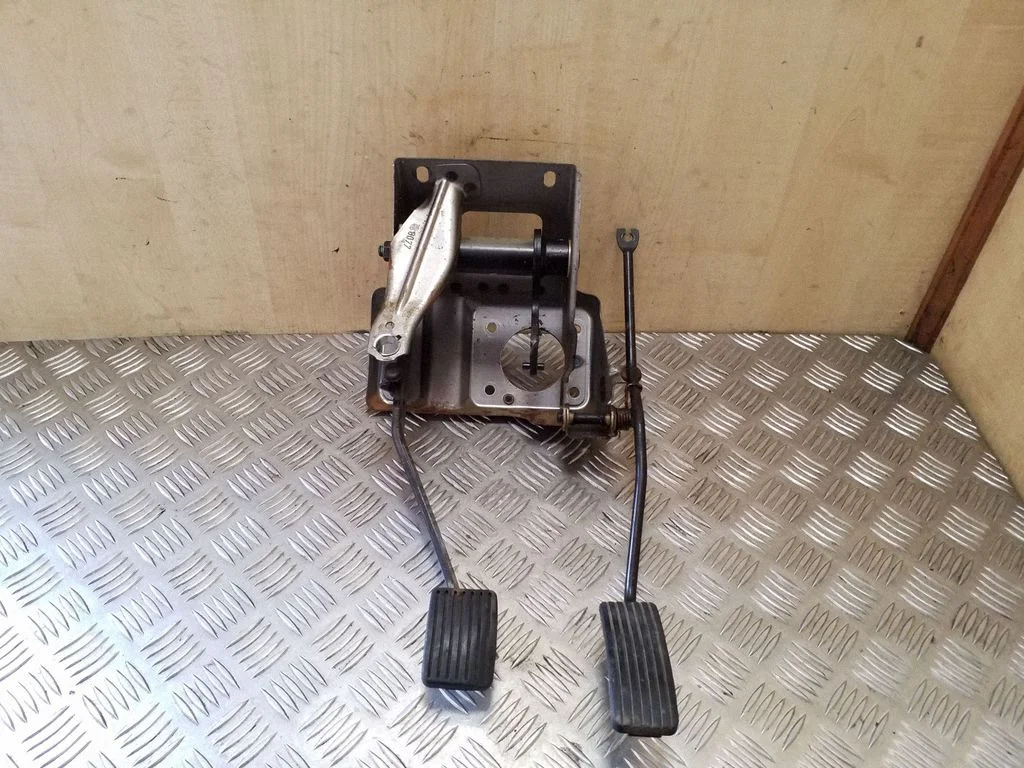 Pedalų komplektas