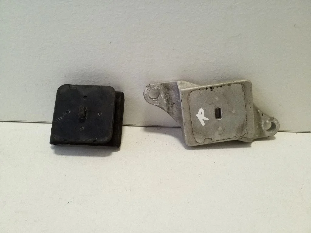 Kita galinės važiuoklės detalė