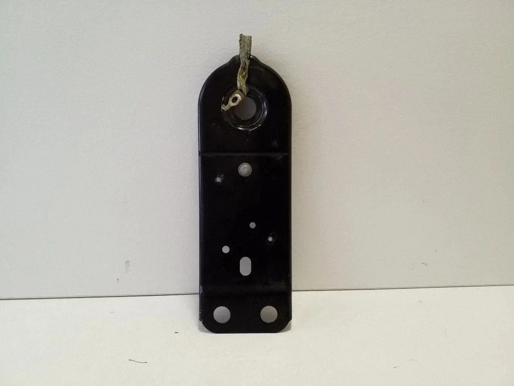 Kita galinės važiuoklės detalė