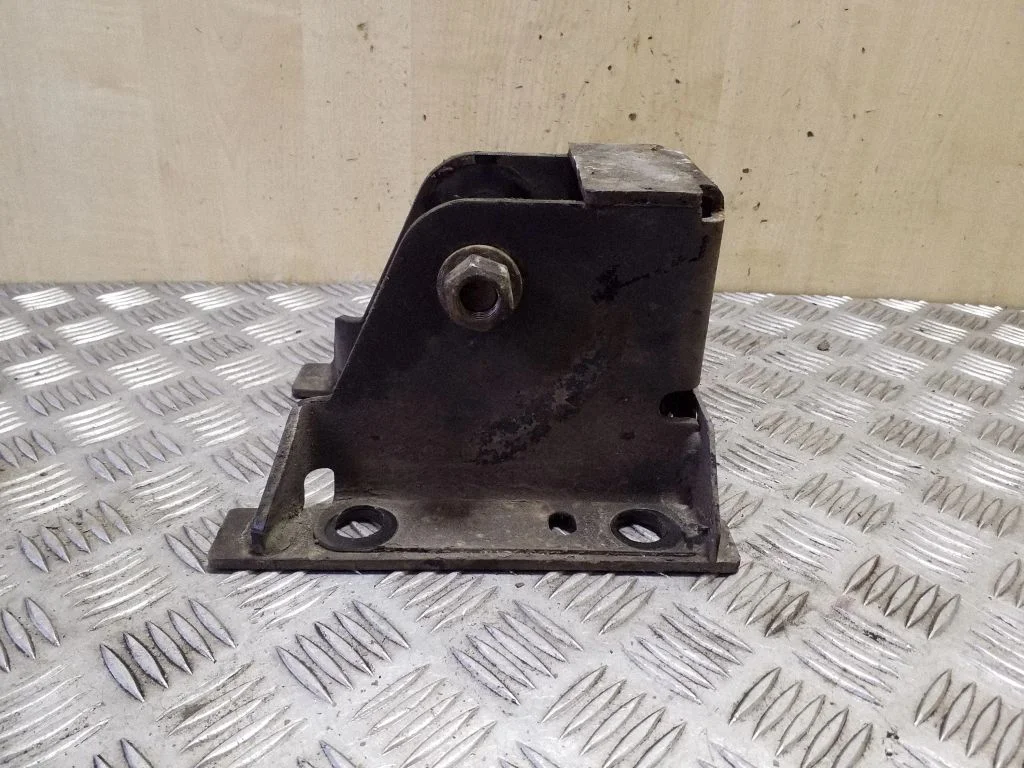 Kita galinės važiuoklės detalė