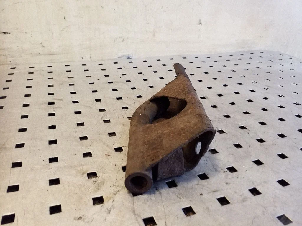 Kita galinės važiuoklės detalė