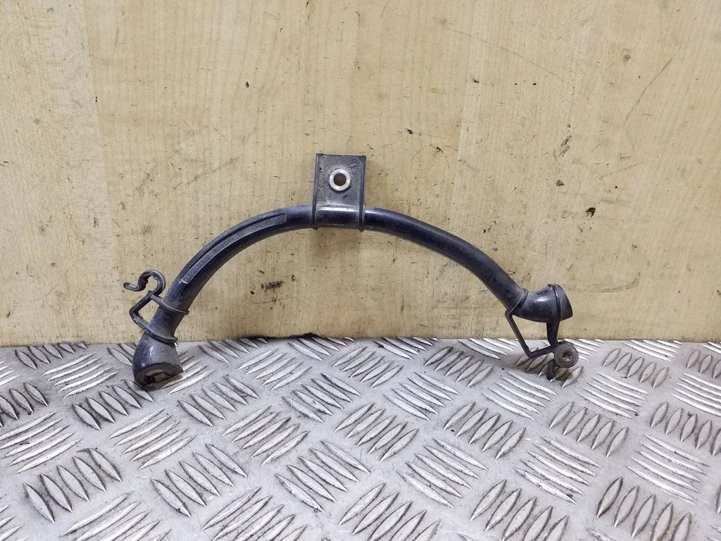 Kita galinės važiuoklės detalė
