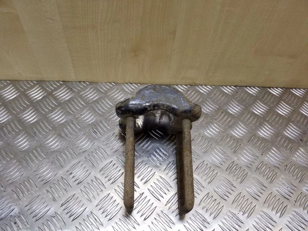 Kita galinės važiuoklės detalė