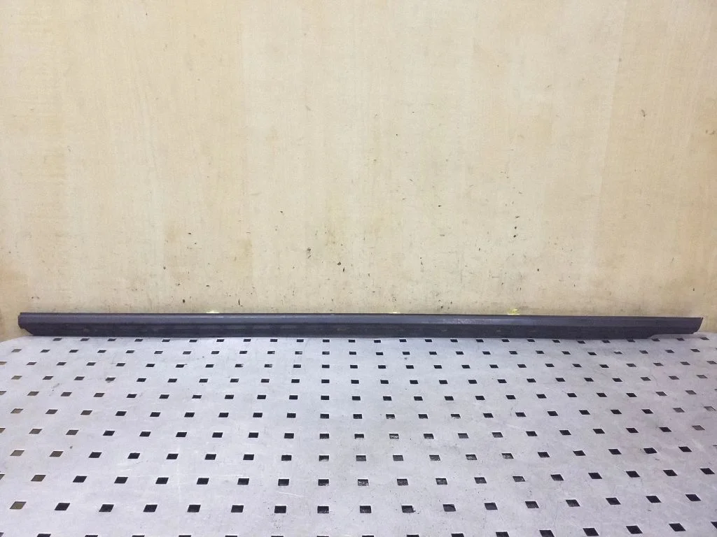 Galinių durų stiklo apdaila
