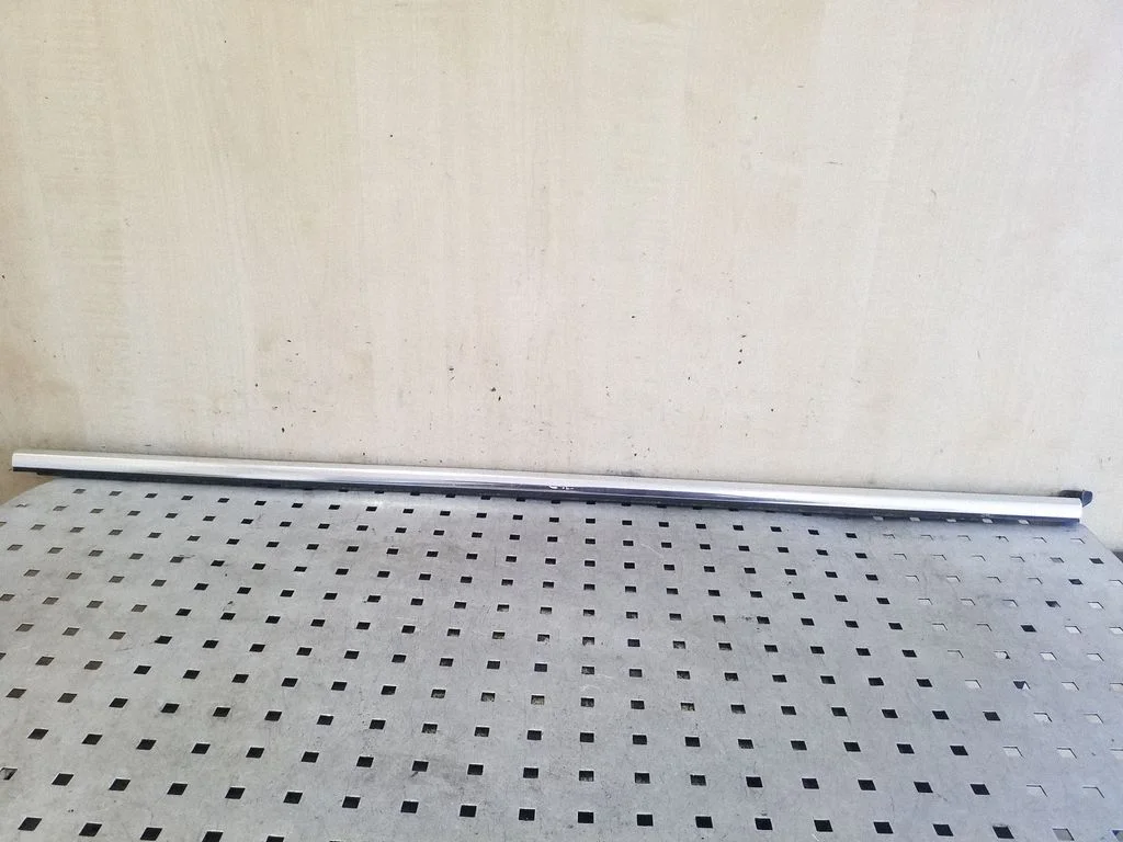 Galinių durų stiklo apdaila