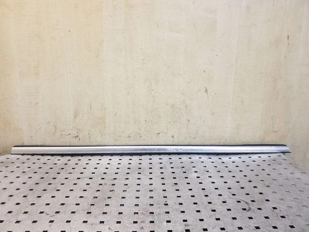 Galinių durų stiklo apdaila