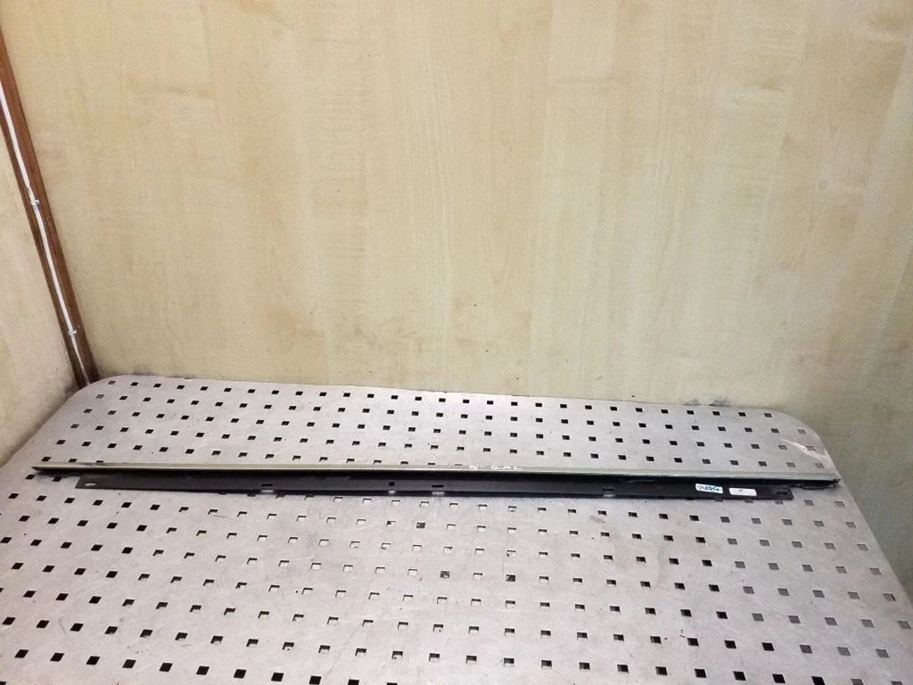 Galinių durų stiklo apdaila