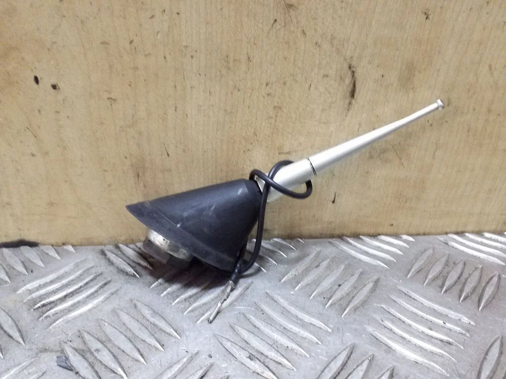 Radio antena