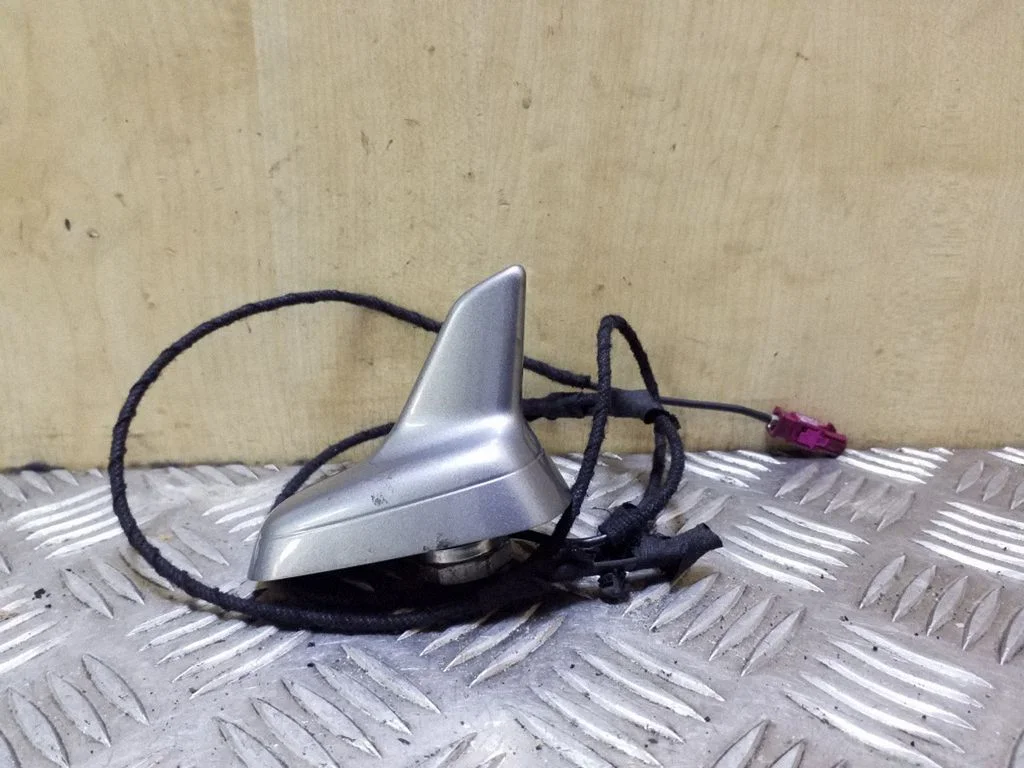 Radio antena