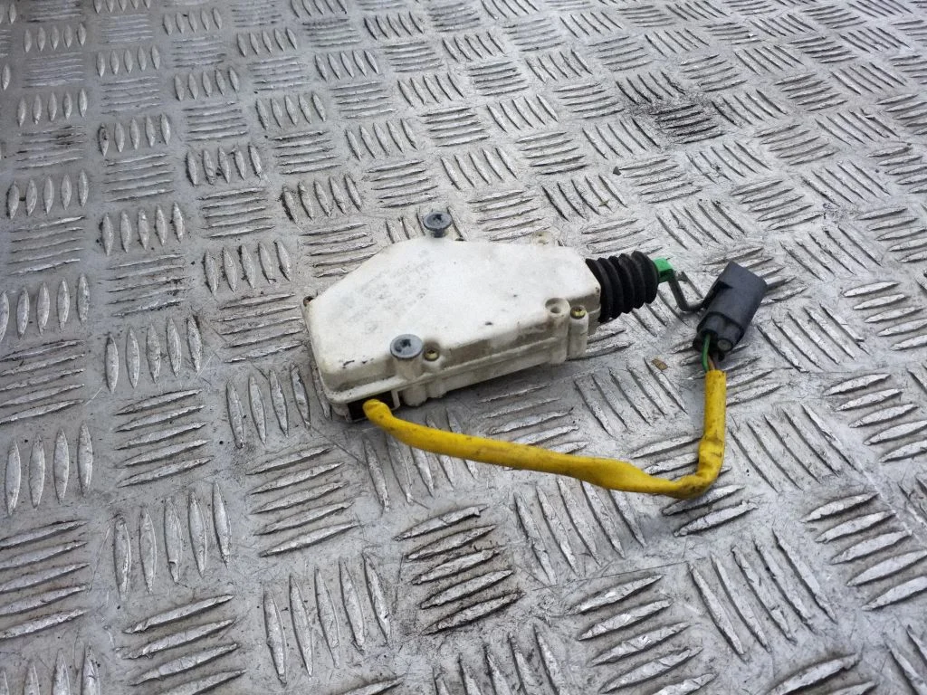 Degalų bako dangtelio spynos varikliukas