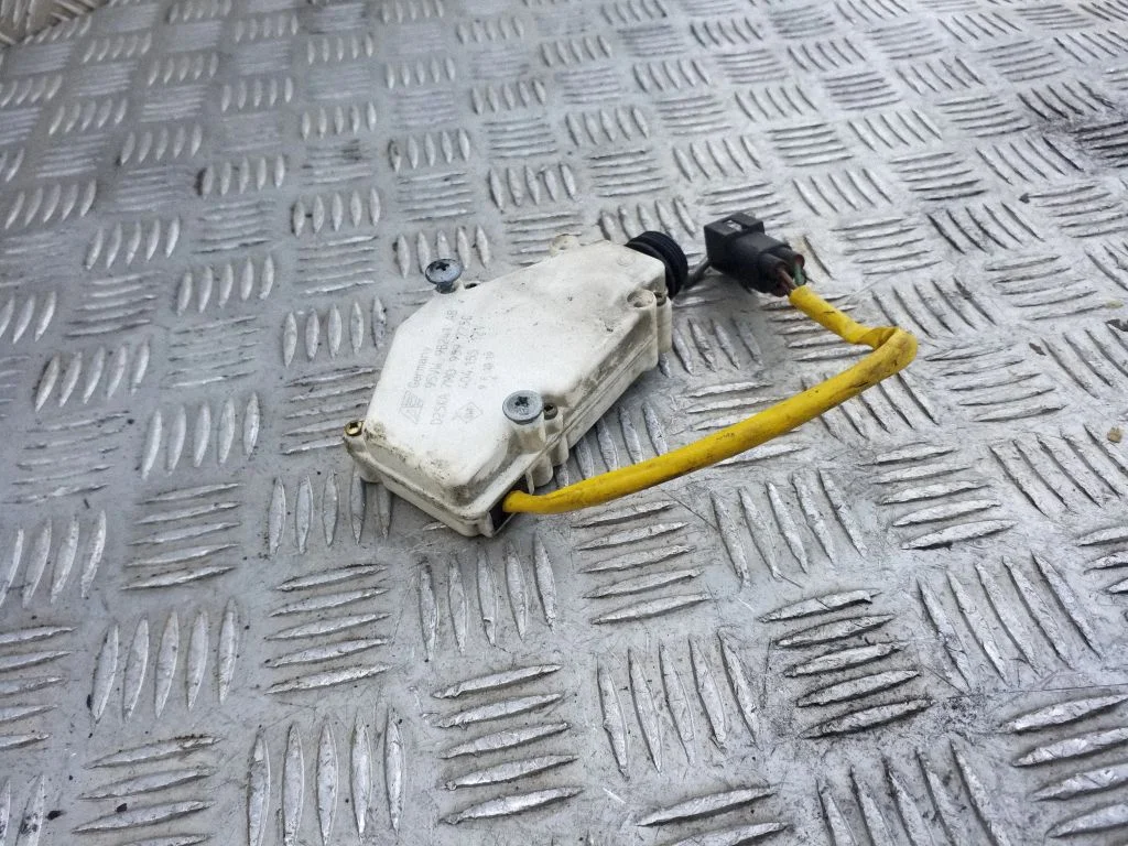 Degalų bako dangtelio spynos varikliukas