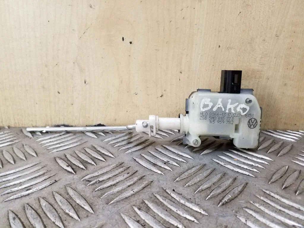 Degalų bako dangtelio spynos varikliukas