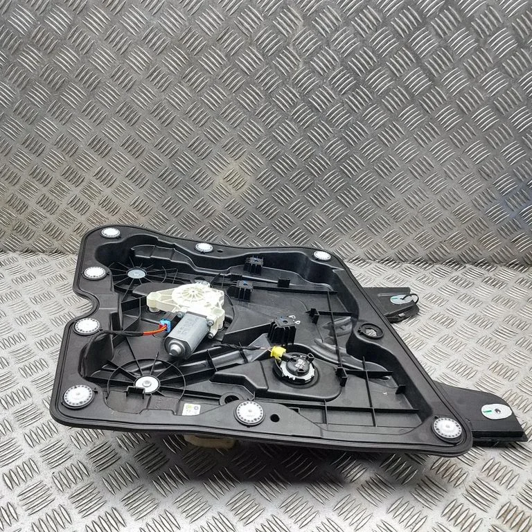 Priekinio el. Lango pakėlimo mechanizmo komplektas