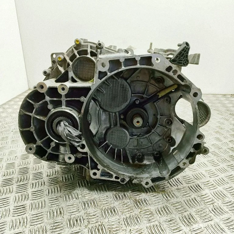 Mechaninė 6 pavarų dėžė
