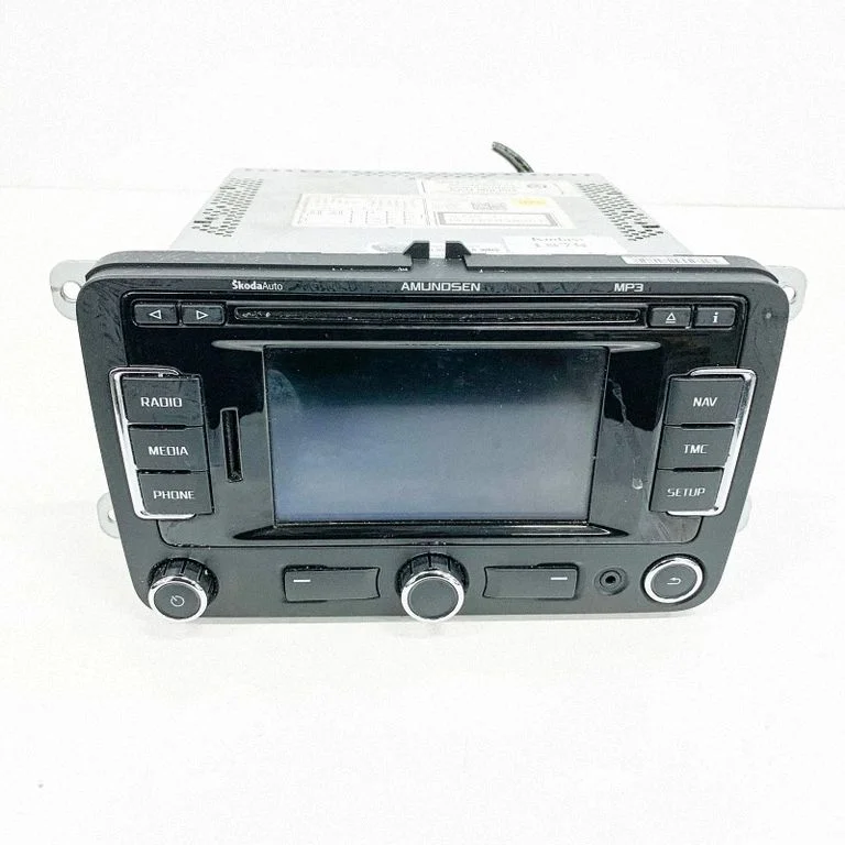 Radija/ CD/DVD grotuvas/ navigacija