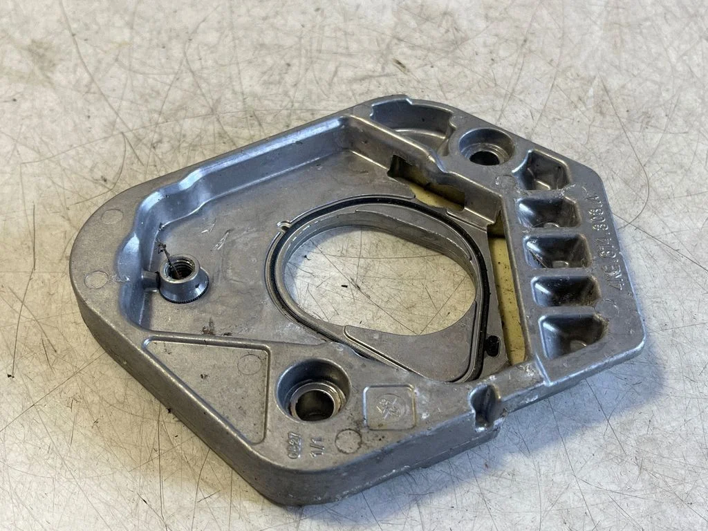 Kita variklio skyriaus detalė