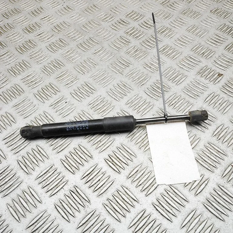 Amortizatorius variklio dangčio
