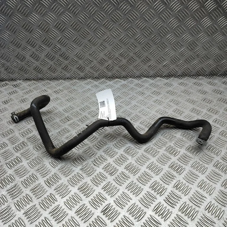 Variklio aušinimo vamzdelis (-ai)/ žarna (-os)