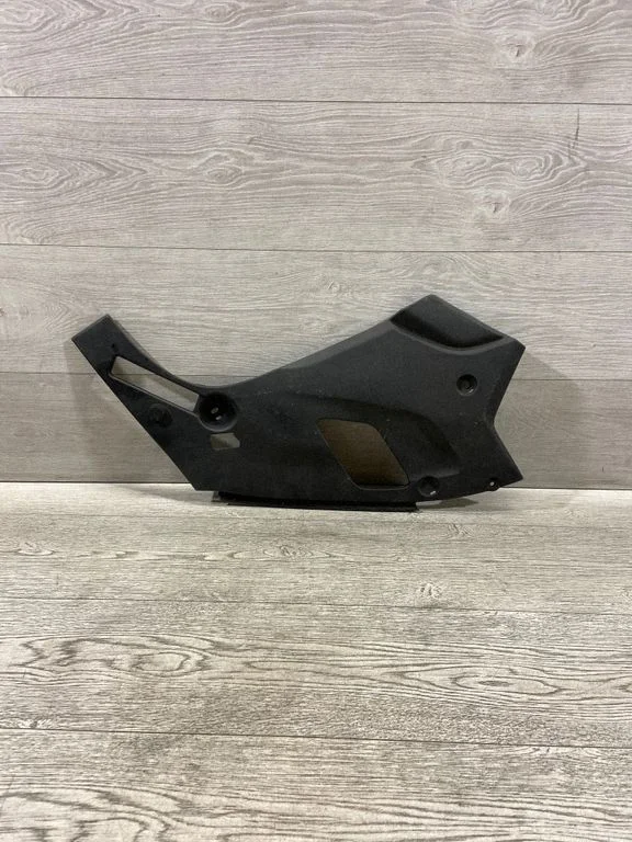 Kita variklio skyriaus detalė