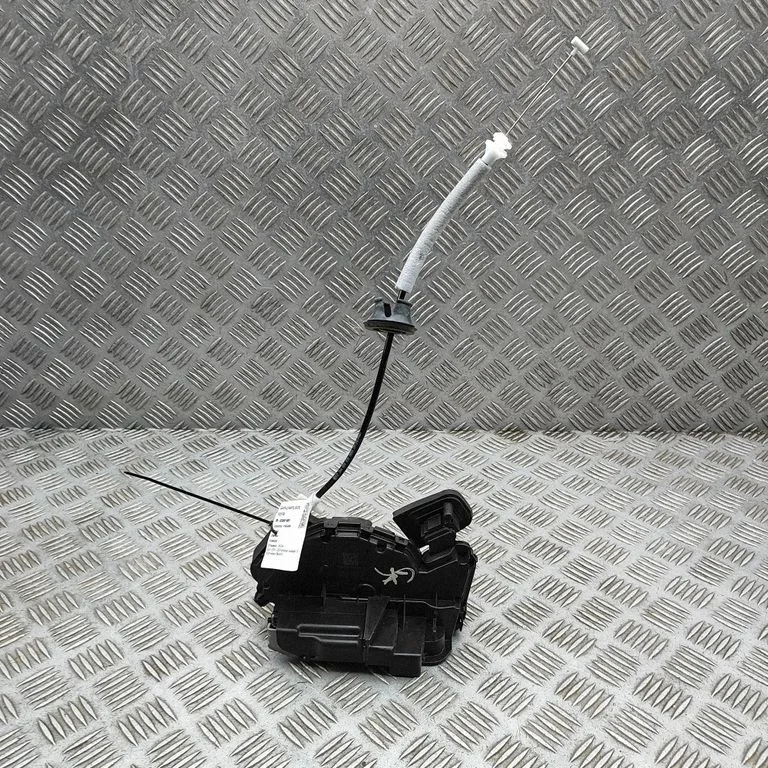 Galinių durų spyna