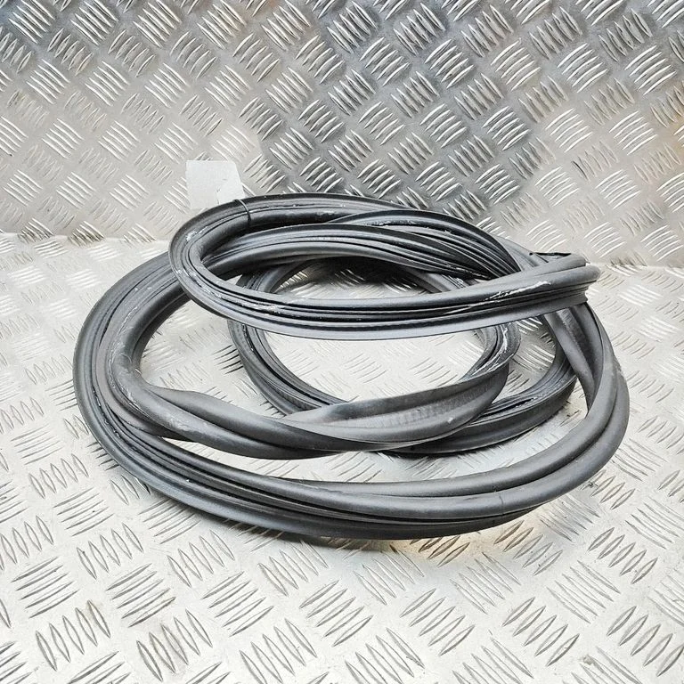Bagažinės sandarinimo guma (ant kėbulo)