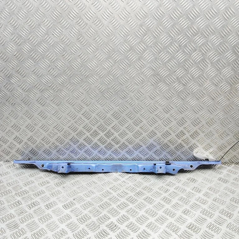 Viršutinė dalis radiatorių panelės (televizoriaus)