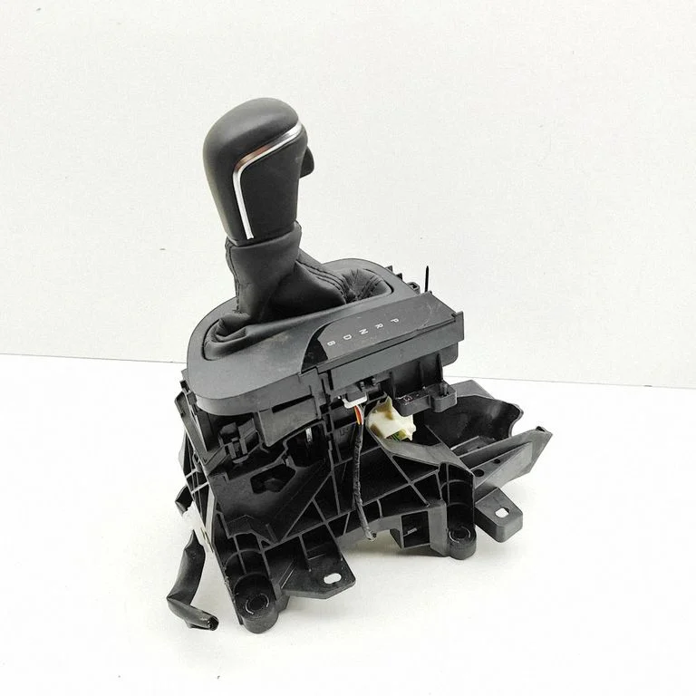Pavarų perjungimo mechanizmas (kulisa)