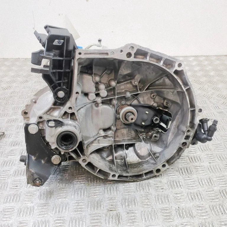 Mechaninė 6 pavarų dėžė