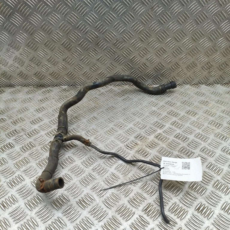 Variklio aušinimo vamzdelis (-ai)/ žarna (-os)