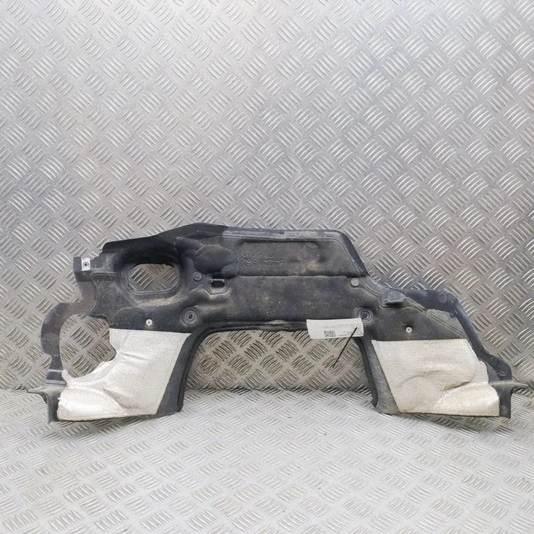 Kita variklio skyriaus detalė