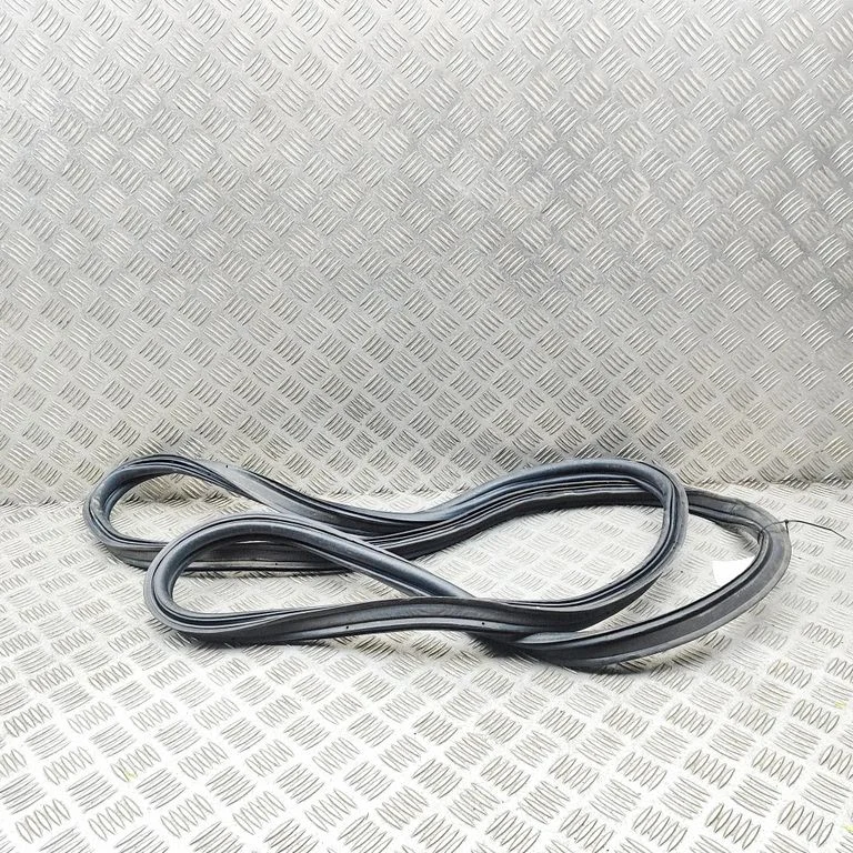 Bagažinės sandarinimo guma (ant kėbulo)
