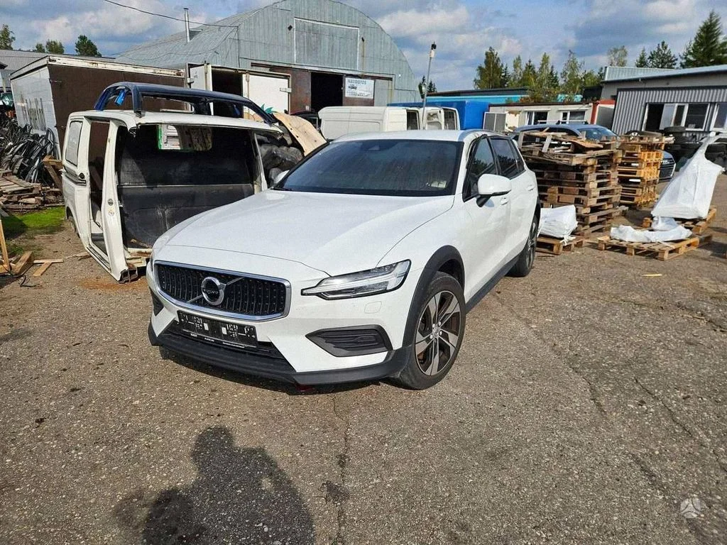 Volvo V60, V60 Cross Country
