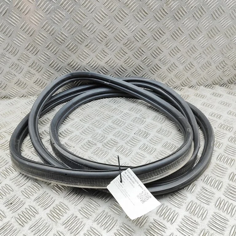 Bagažinės sandarinimo guma (ant kėbulo)