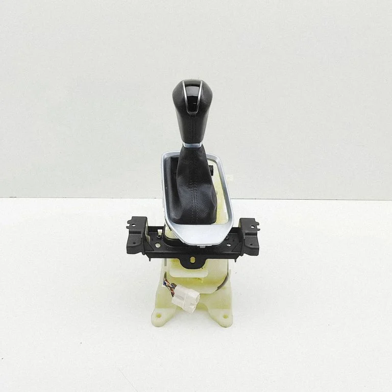 Pavarų perjungimo mechanizmas (kulisa)