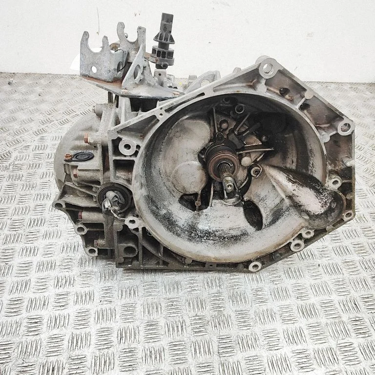 Mechaninė 6 pavarų dėžė