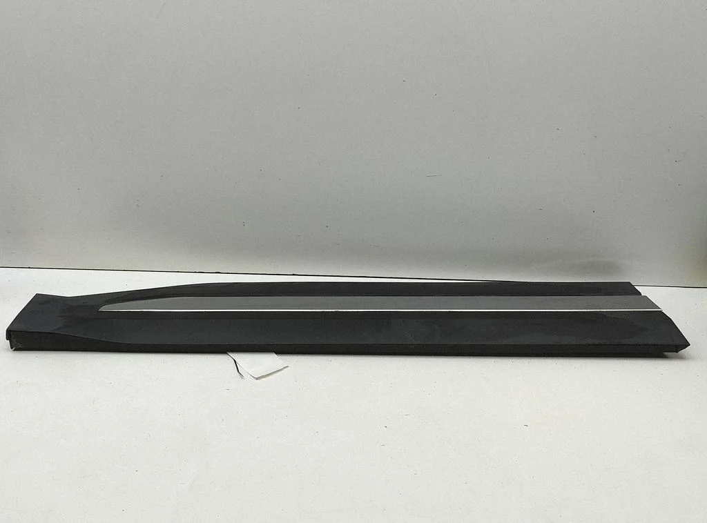 Apdaila priekinių durų (moldingas)