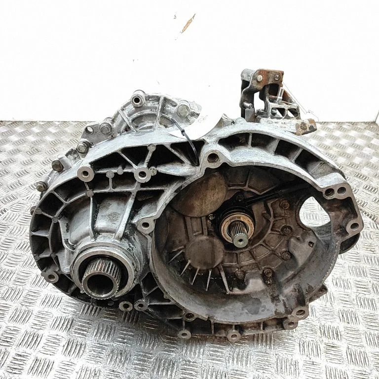 Mechaninė 6 pavarų dėžė