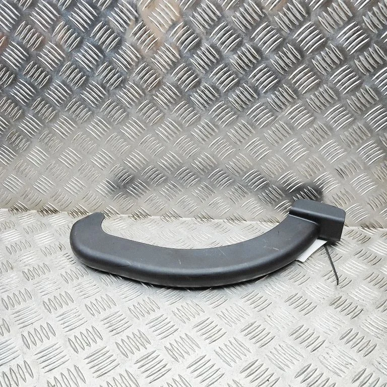 Kita bagažinės apdailos detalė