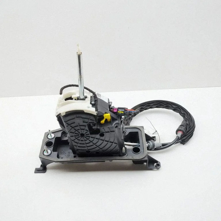 Pavarų perjungimo mechanizmas (kulisa)