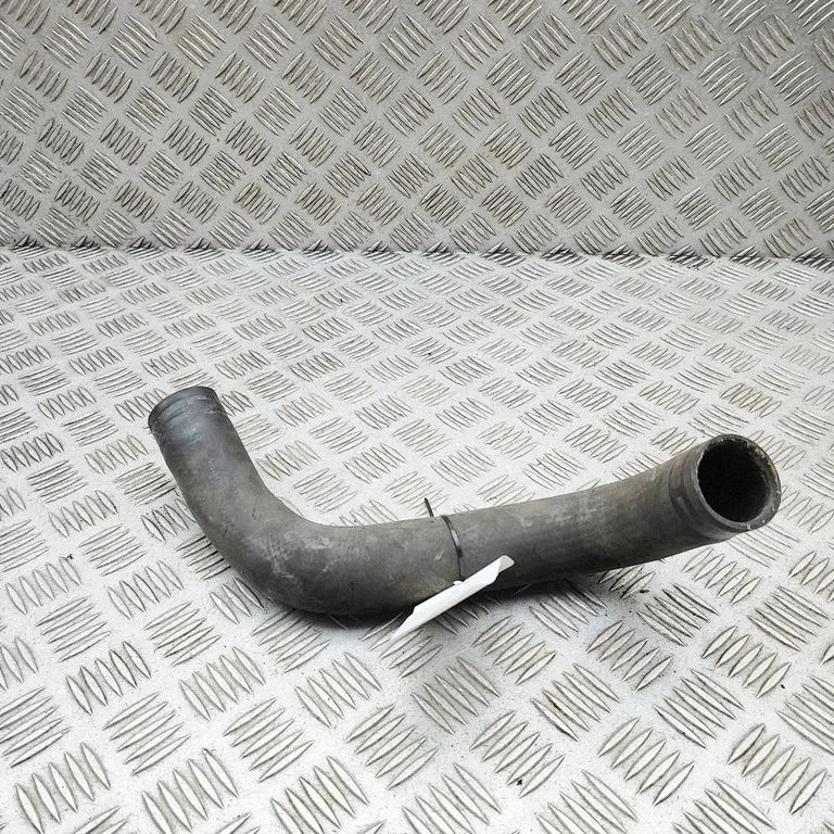 Variklio aušinimo vamzdelis (-ai)/ žarna (-os)