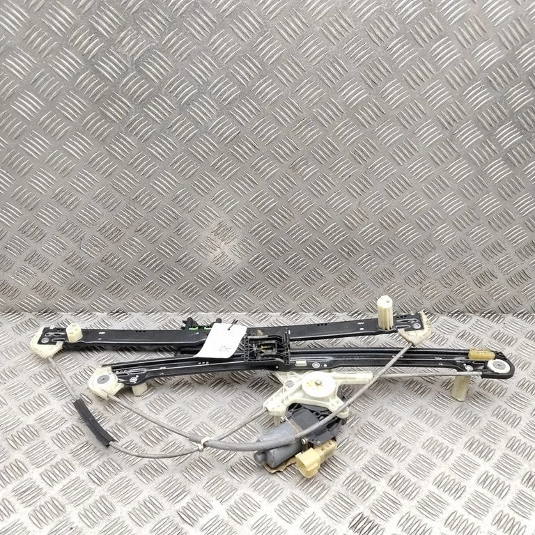 Priekinio el. Lango pakėlimo mechanizmo komplektas