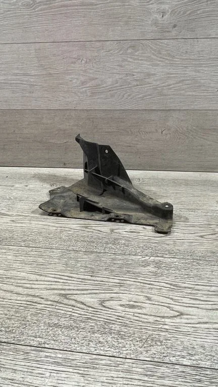 Priekinės važiuoklės dugno apsauga