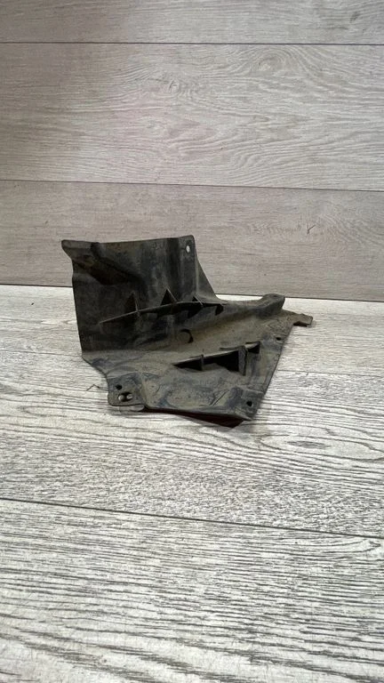 Priekinės važiuoklės dugno apsauga