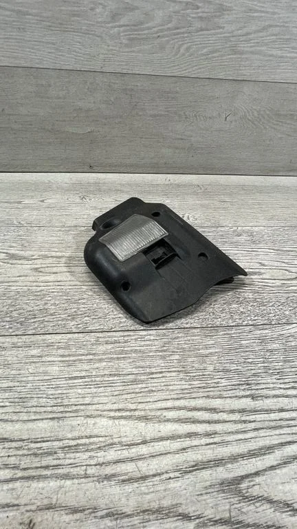 Kita bagažinės apdailos detalė