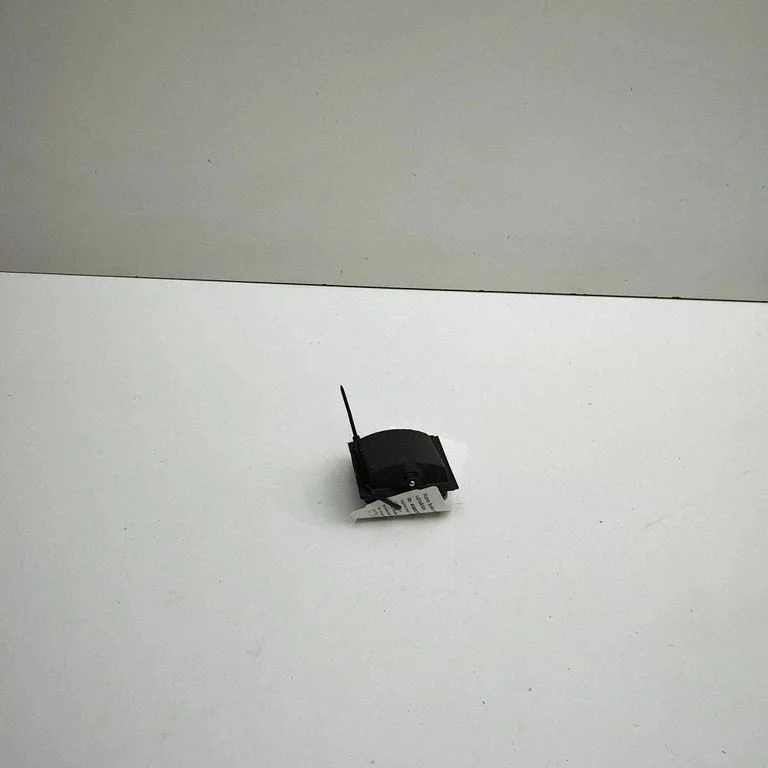 Degalų bako dangtelio spyna