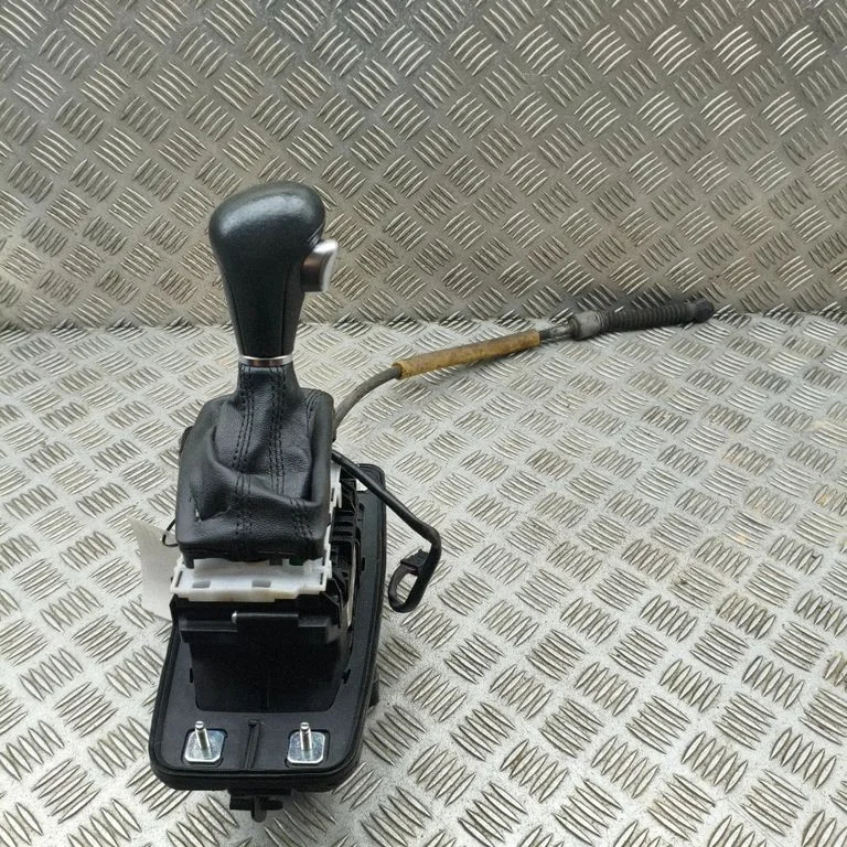 Pavarų perjungimo mechanizmas (kulisa)