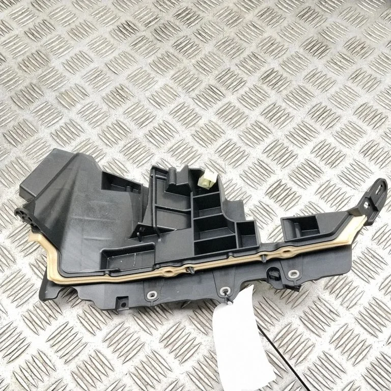 Kita variklio skyriaus detalė